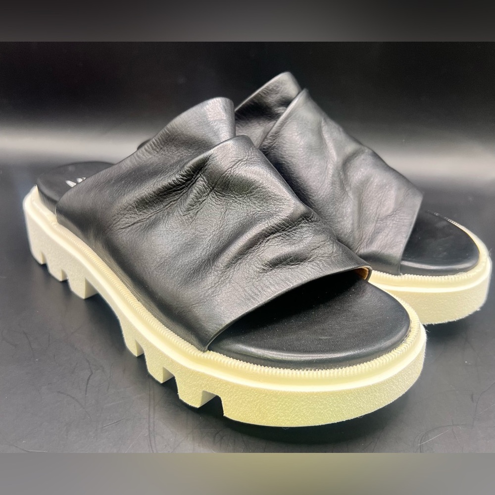 Miz Mooz Black‎ and Cream Sandals Modern Slip-On Design, Size:37- Plymouth